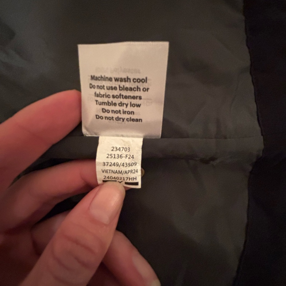 REI Trailmade Hooded Rain Jacket - Women’s Medium - Black - Waterproof - Picture 10 of 11